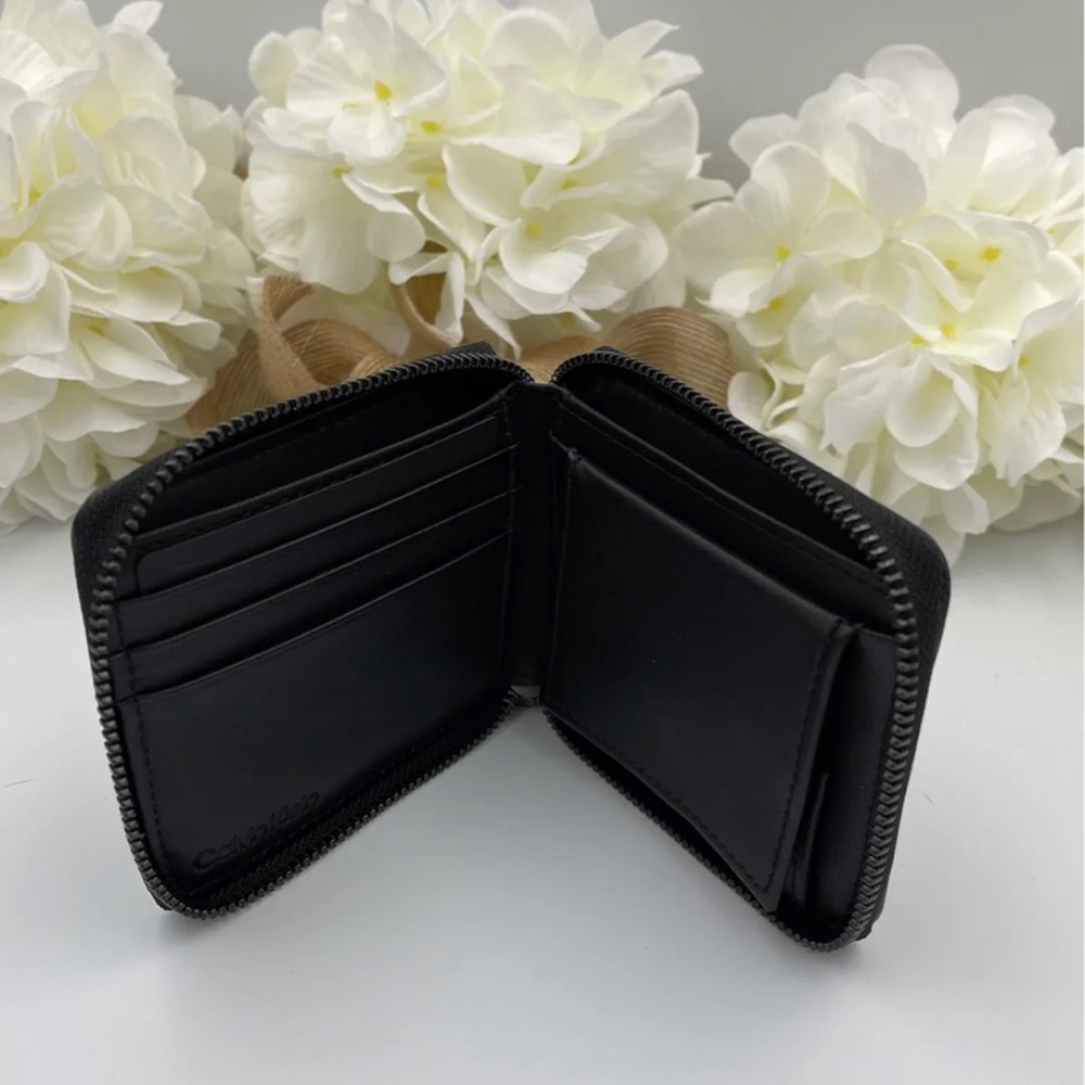 🥳SOLD🥳 NWT Calvin Klein small zippy wallet - Picture 6 of 7